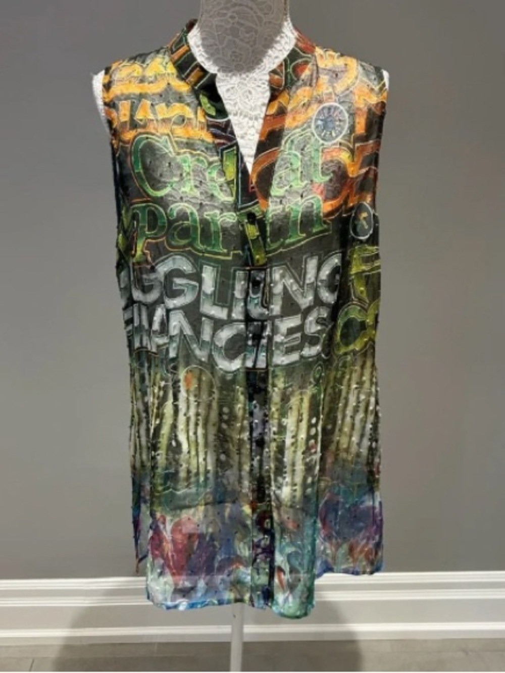 Sleeveless Colorful Graphic Button-Front Tunic